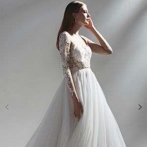 New Watters Long sleeves tulle wedding gown